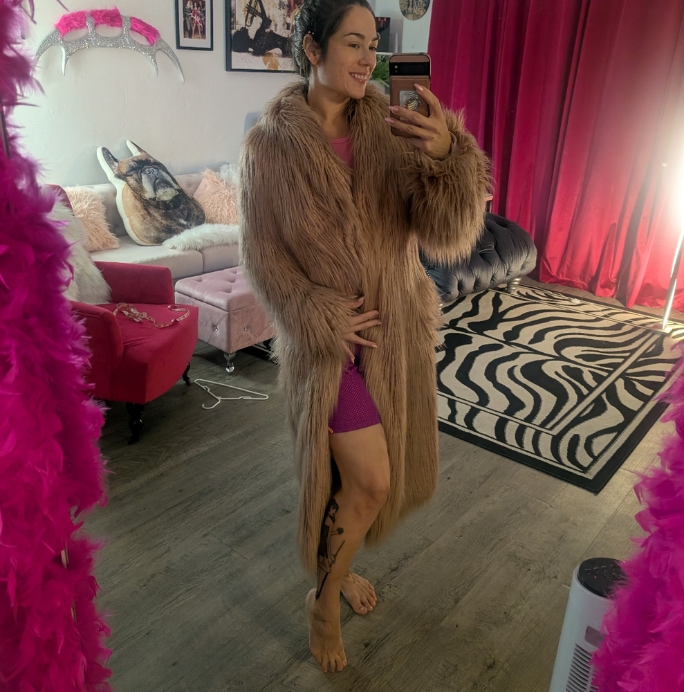 NWT Boohoo Blush Faux Fur Coat Jacket Small